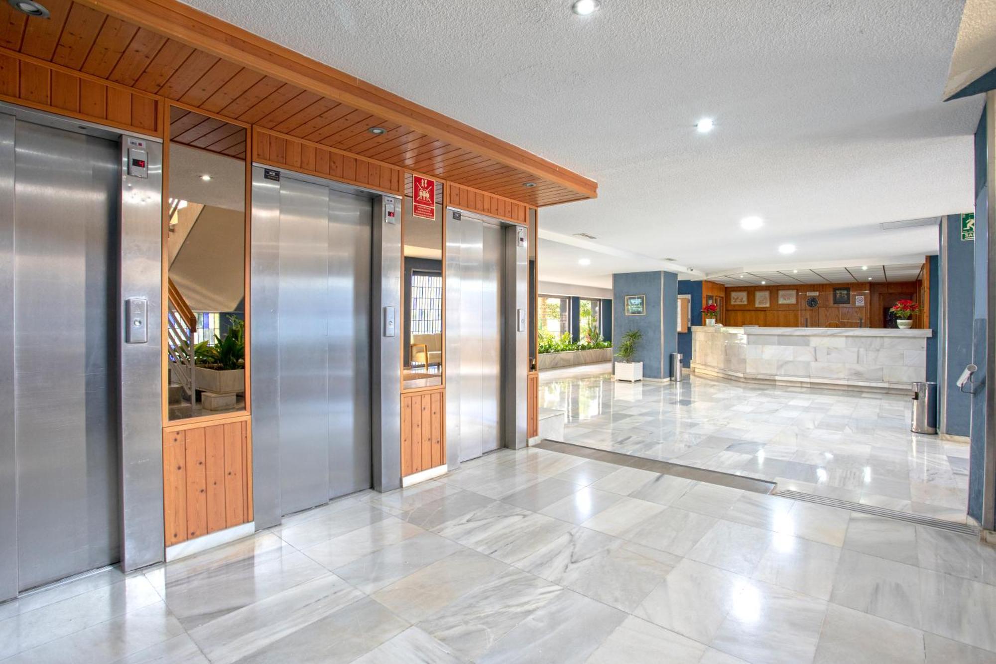 1003 - Seafront Apartment On El Paseo - Air Conditionning - Wi-Fi - Smart Tv อัลมูเญการ์ ภายนอก รูปภาพ