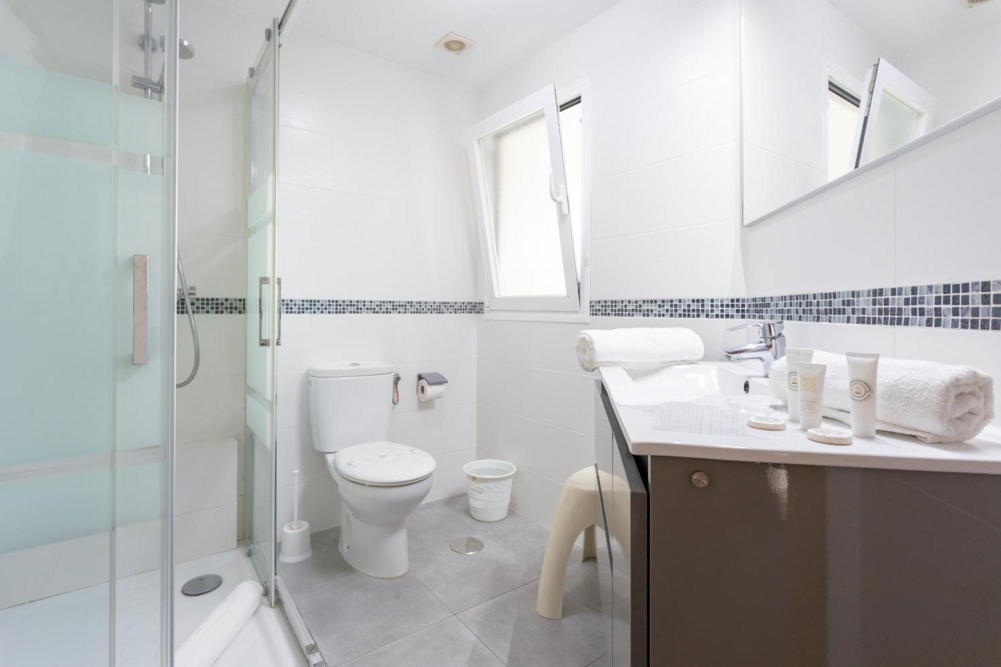 1003 - Seafront Apartment On El Paseo - Air Conditionning - Wi-Fi - Smart Tv อัลมูเญการ์ ภายนอก รูปภาพ